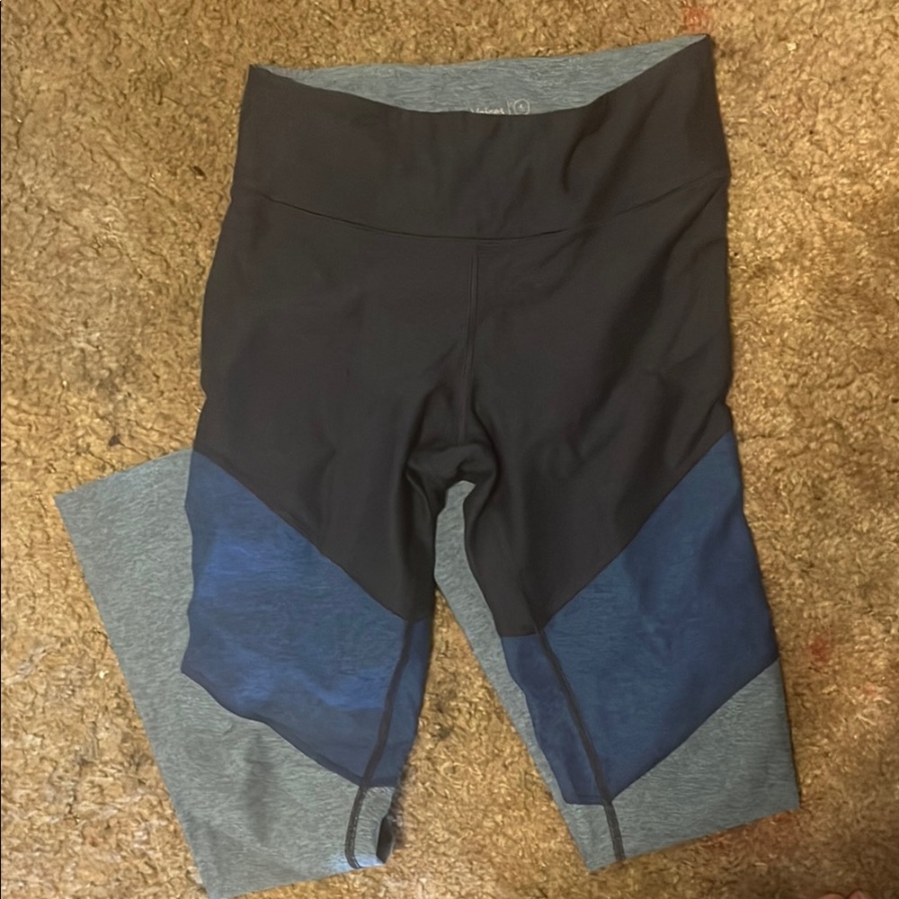 Outdoor Voices Black and Blue Leggings